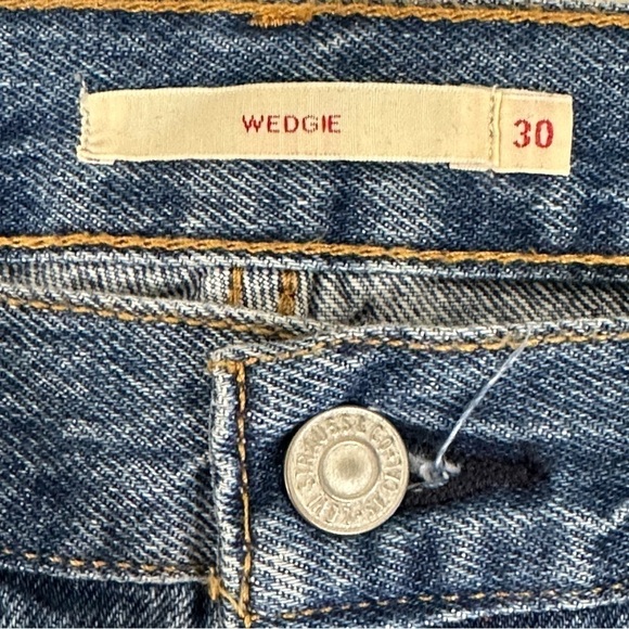 Levi’s Wedgie Jeans Distressed Buttonfly - Picture 5 of 9